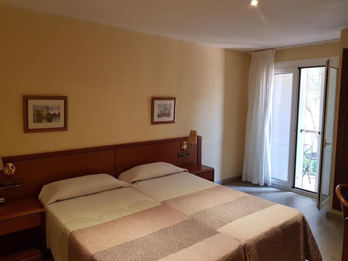 Checkin Trave Hotel Figueres  Eksteriør billede