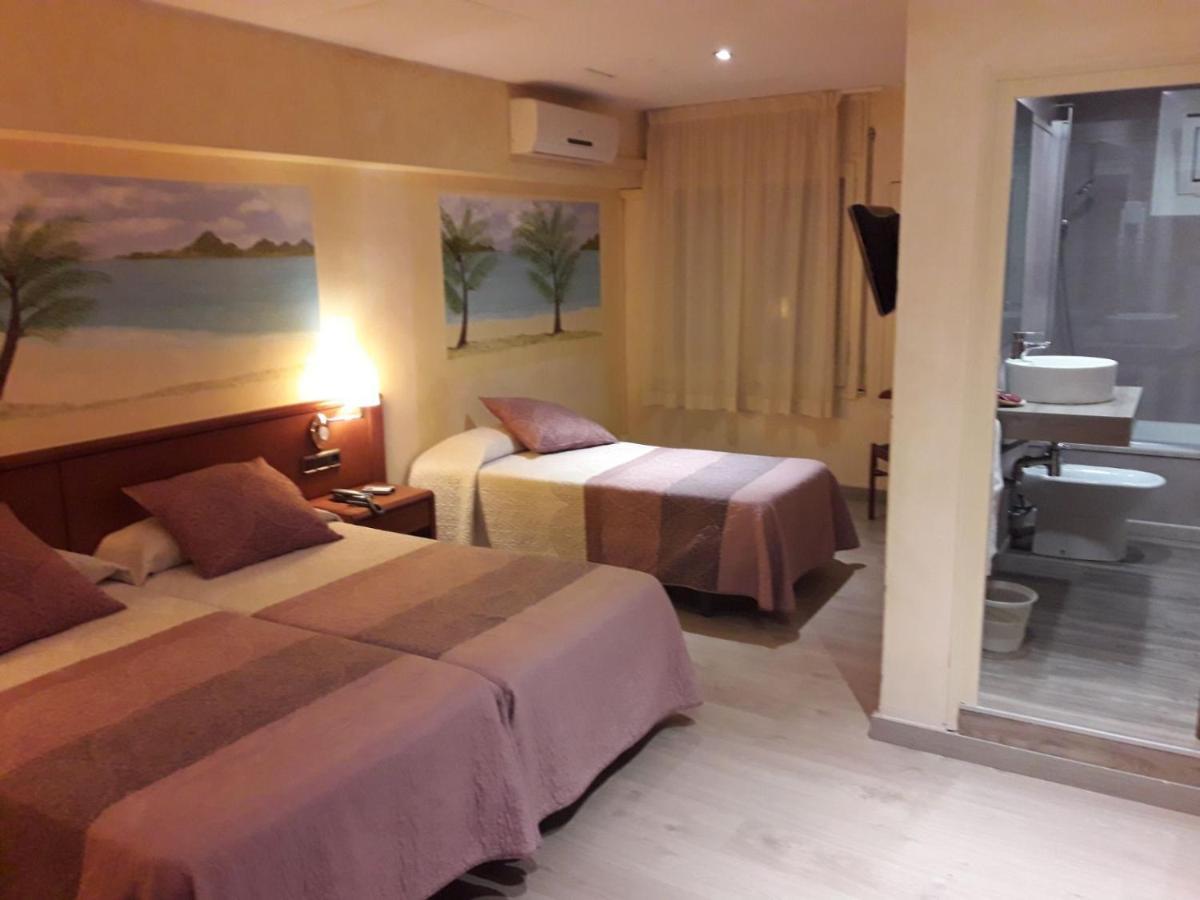 Checkin Trave Hotel Figueres  Eksteriør billede