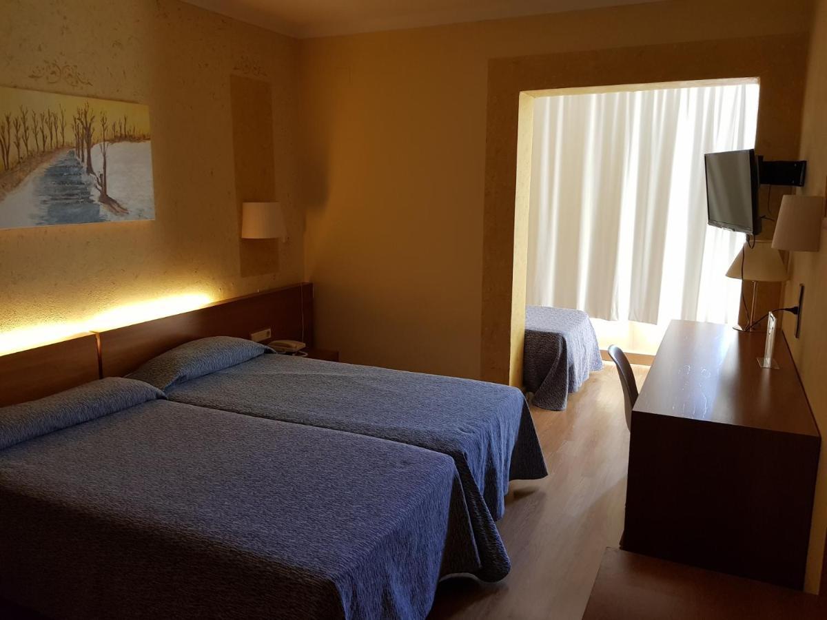 Checkin Trave Hotel Figueres  Eksteriør billede