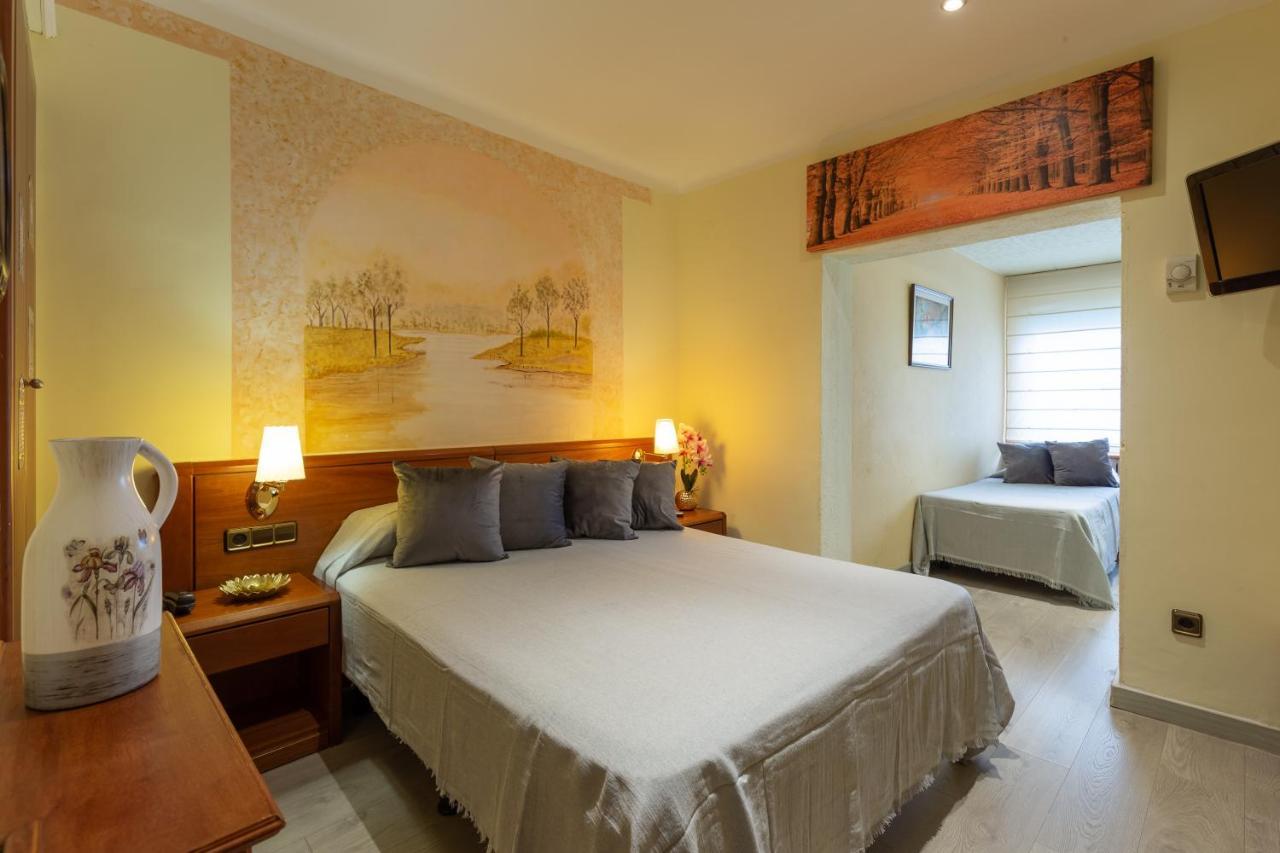 Checkin Trave Hotel Figueres  Eksteriør billede
