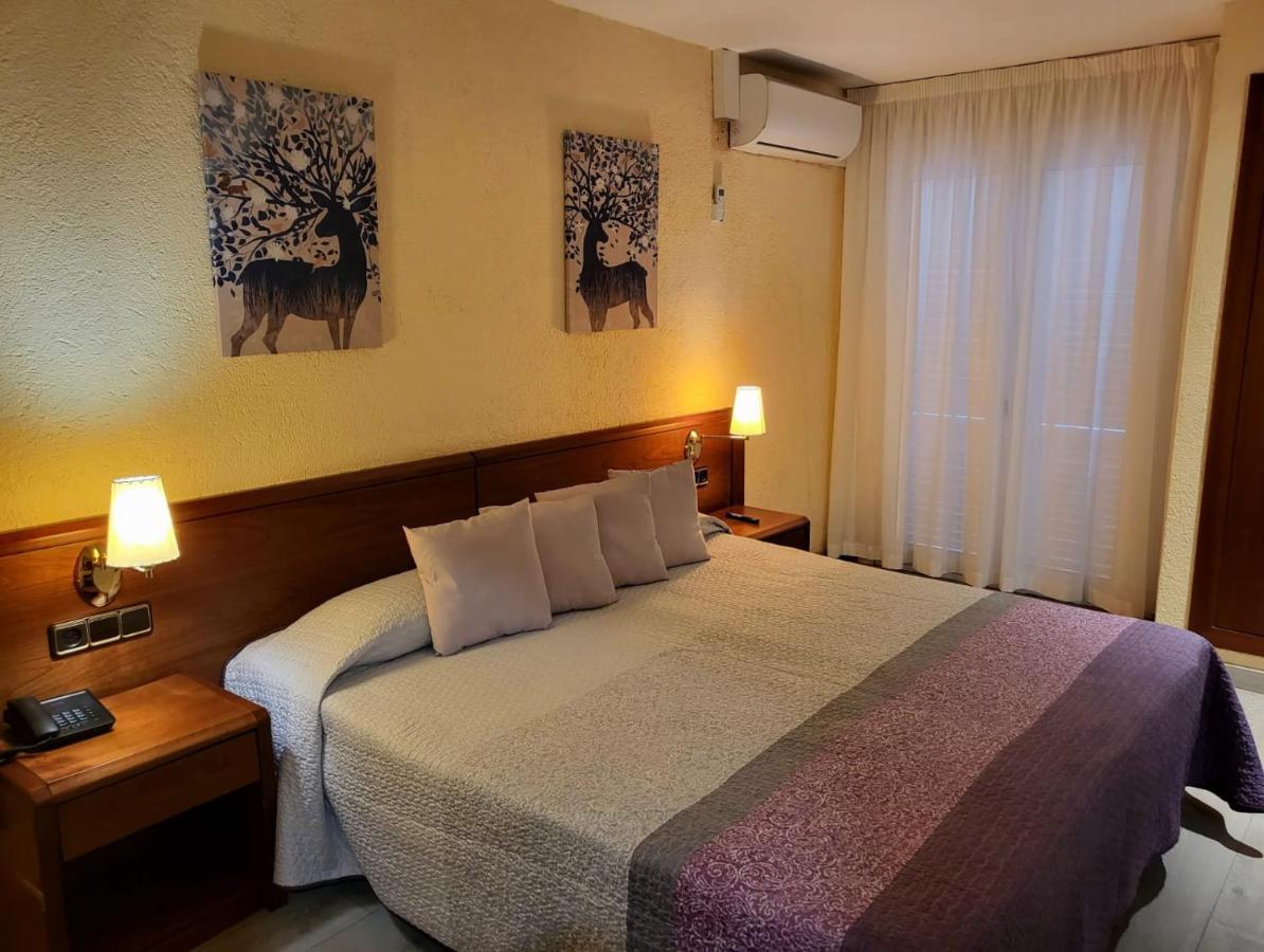 Checkin Trave Hotel Figueres  Eksteriør billede