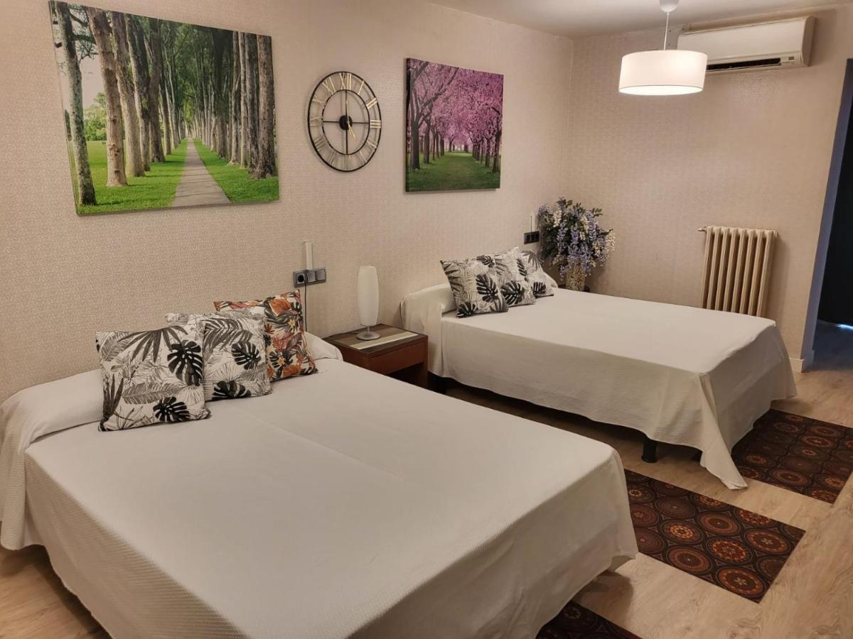 Checkin Trave Hotel Figueres  Eksteriør billede