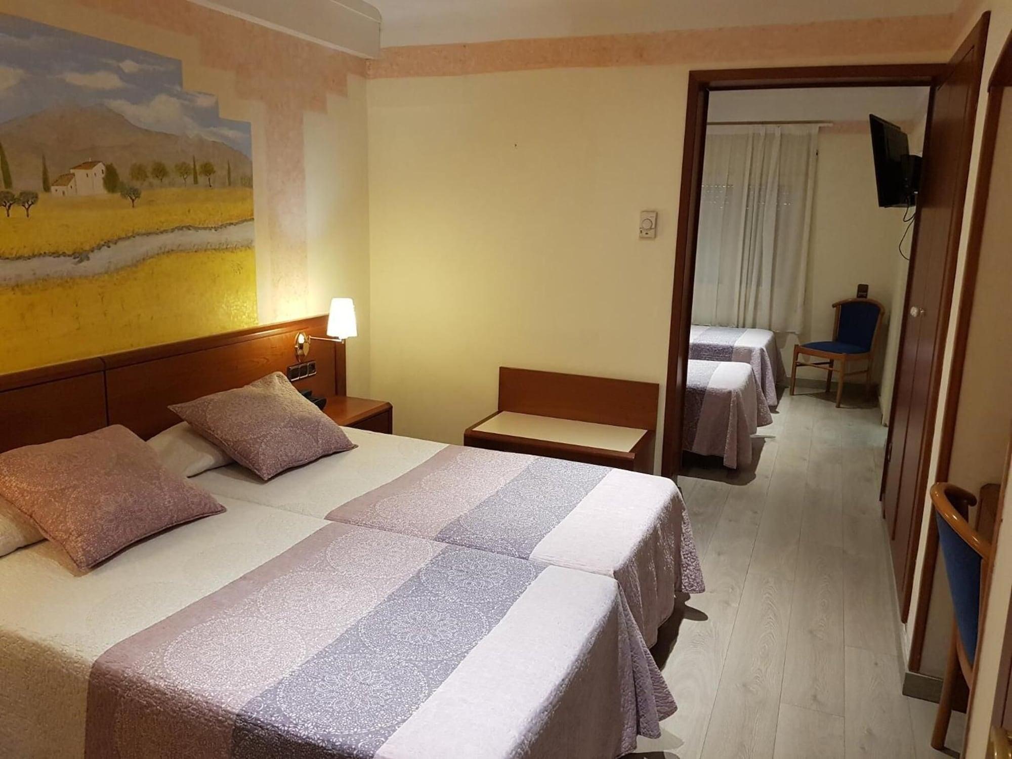 Checkin Trave Hotel Figueres  Eksteriør billede